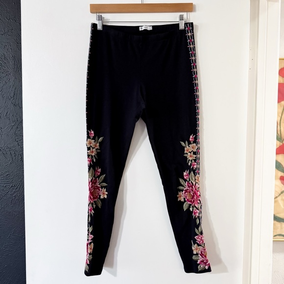 Johnny Was Libbie Leggings Floral Embroidered Black Size Small - Picture 2 of 6